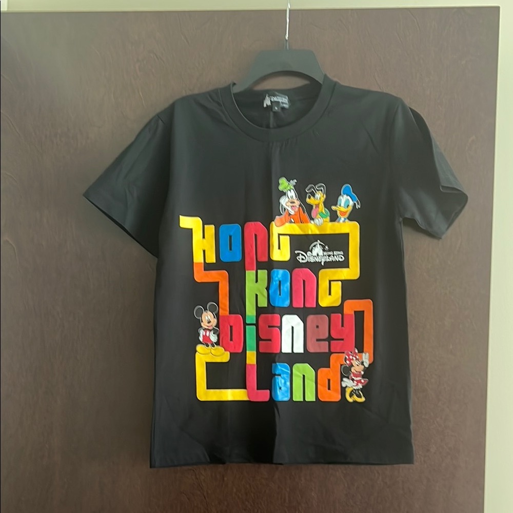 Hong Kong Disneyland Size M Black T-Shirt